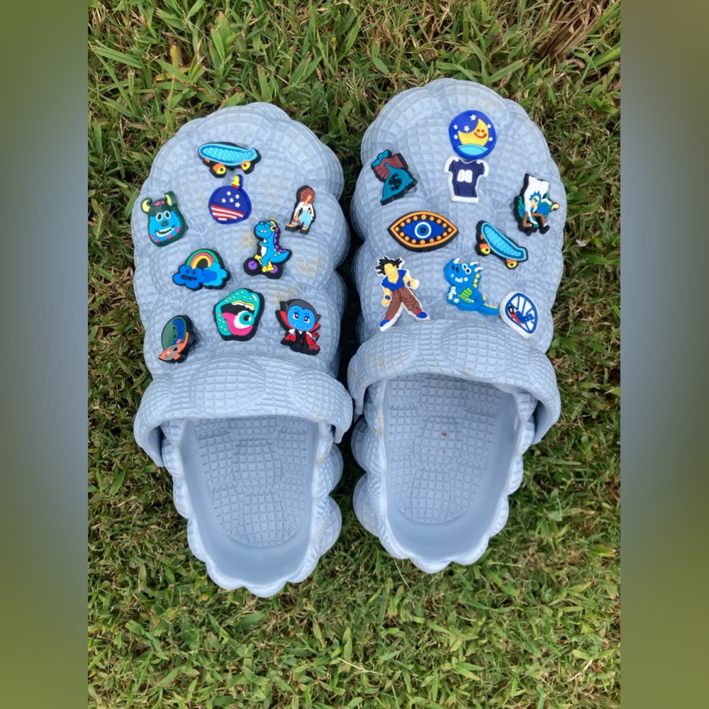 Women’s Massage Bubble Slides With Charms